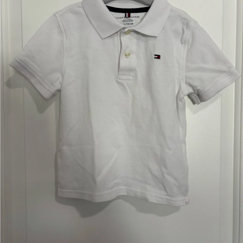 Tommy Hilfiger Boys Polo Shirt | Off-White | XS (4–5) Runs Small
